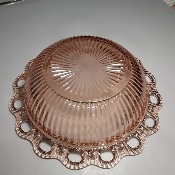 9 1/2" pink depression glass serving bowl - Picture 2 of 9